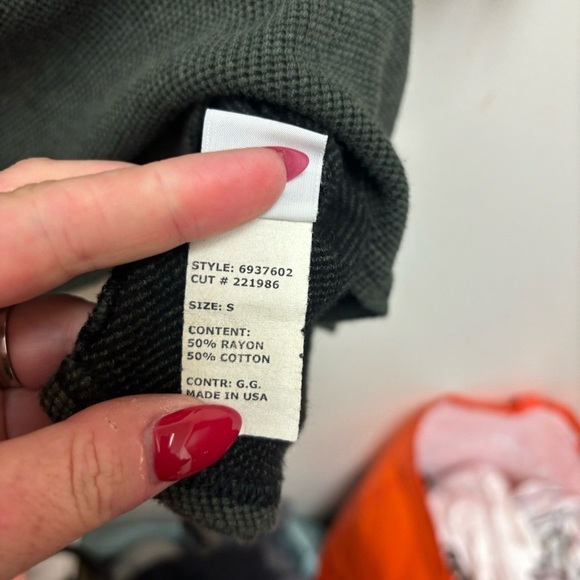 Cut Loose Waffle Knit Top - Picture 8 of 9